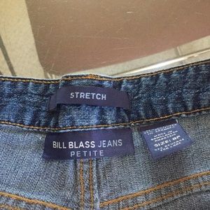 Bill Blass capris.     8 petite.     Stretch